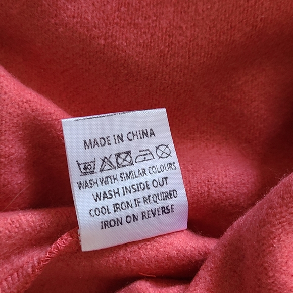 SOLD. NWT! Lauren Simpson’s “Rare Collective” Oversized Jumper in Blush Red! - Picture 9 of 9